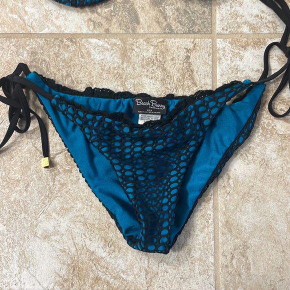 Beach bunny Love Her Madly bikini - like new - Picture 2 of 6